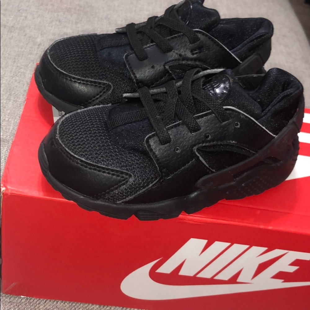 Black toddler huaraches size 9